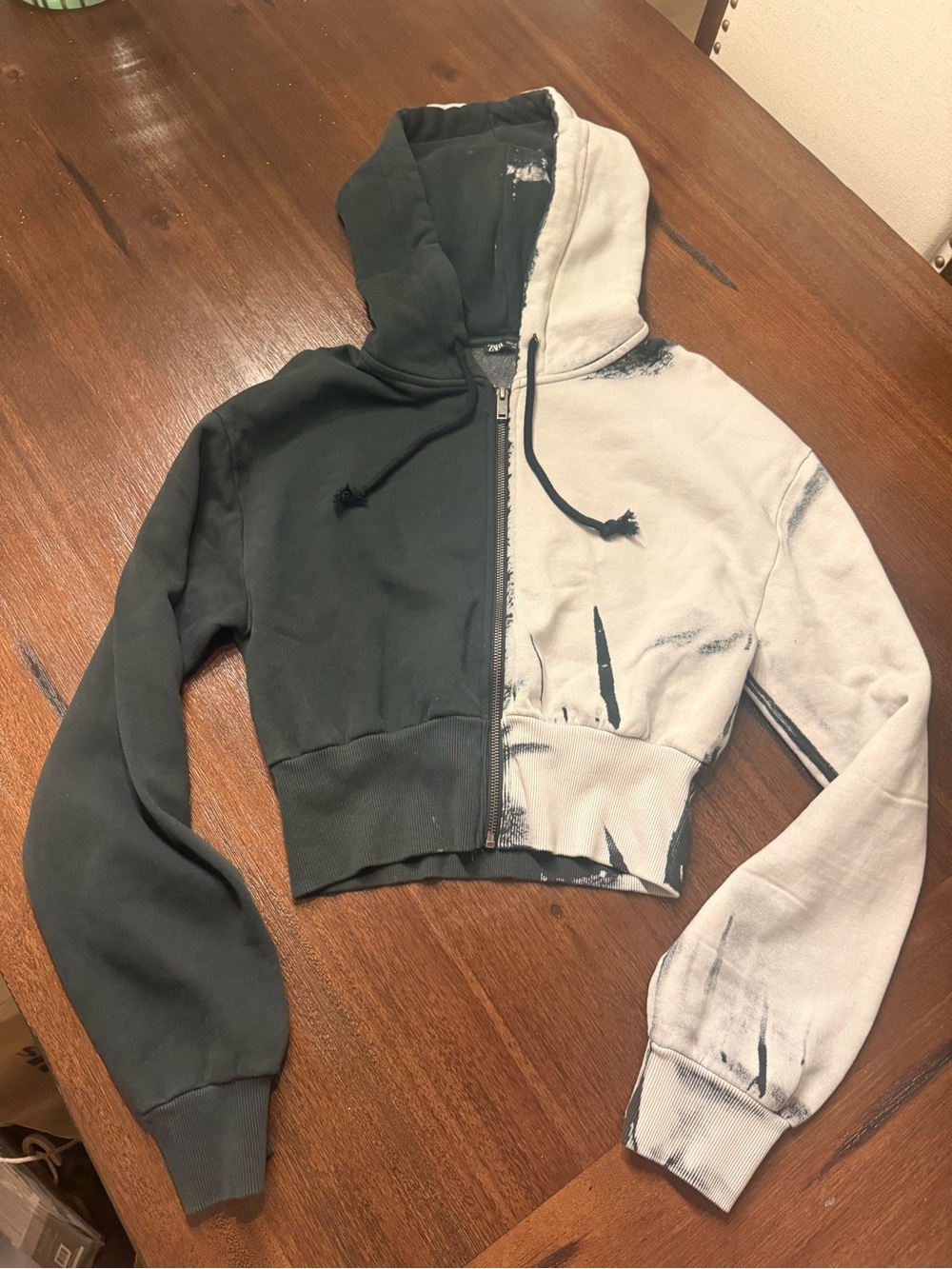 Zara Two-Tone Cropped Zip Hoodie Jacket - Black & White with Paint-Effect